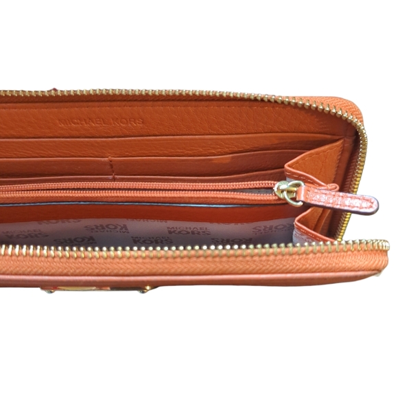 #54 - Michael Kors Wallet - Picture 3 of 7